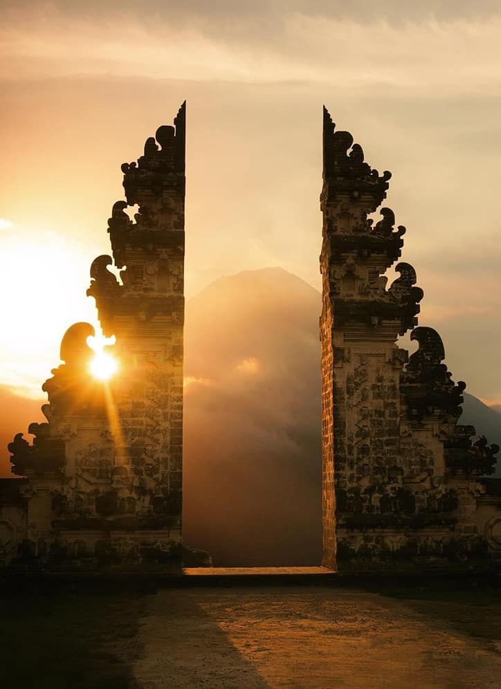 02_Siddhartha_-Temple-Tour_Lumpuang-Temple-Sunrise_Bali