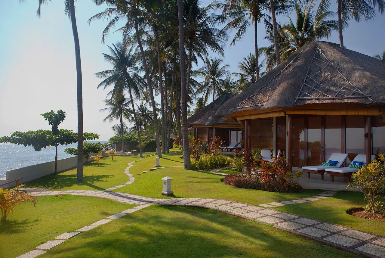 Bungalow Oceanfront Resort in Bali